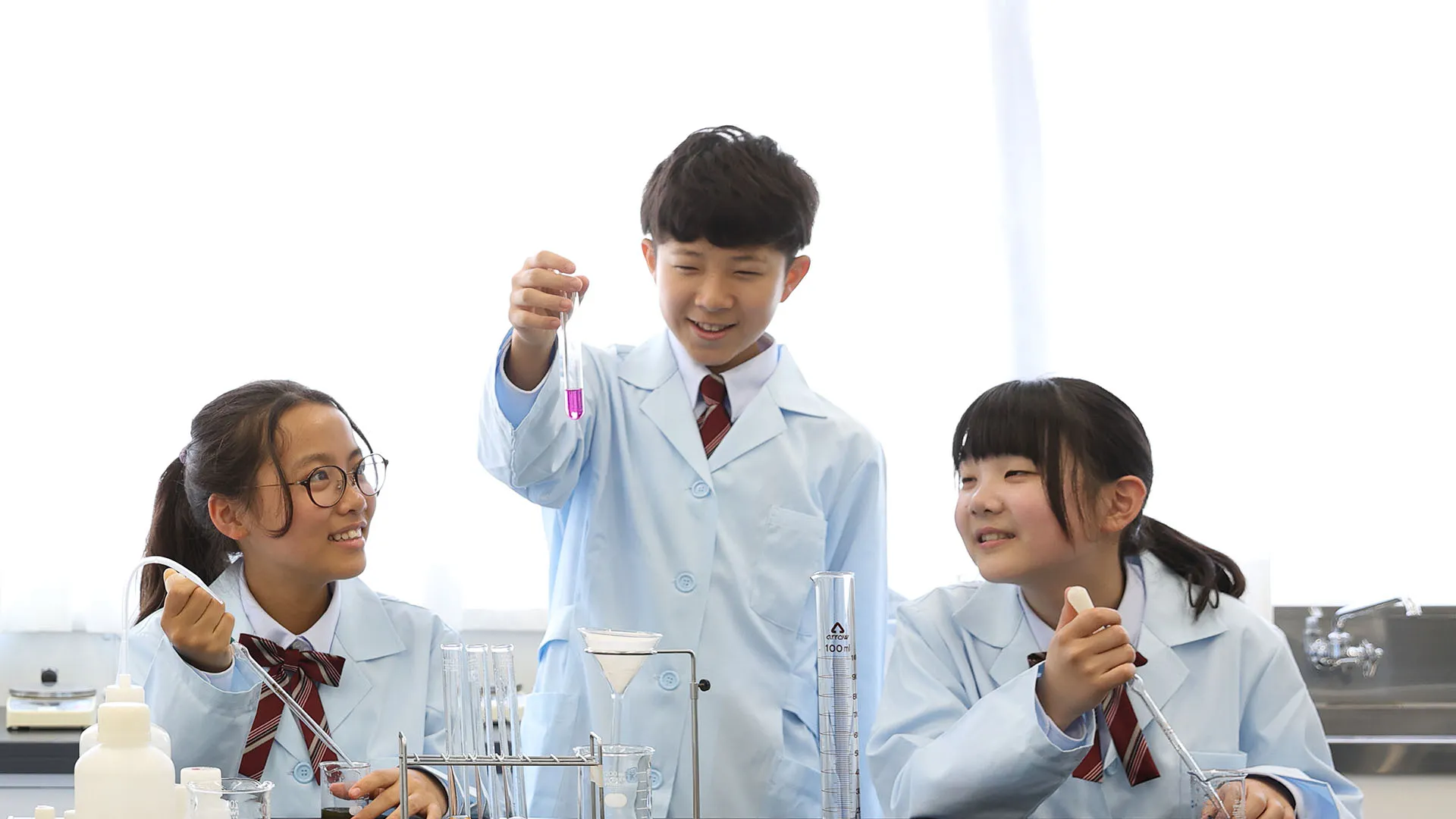 神戸・六甲にある親和中学校・親和女子高等学校